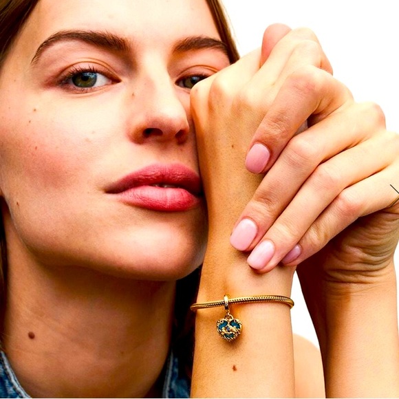 Disney Cinderella's Carriage Heart Double Dangle Charm - Picture 3 of 3